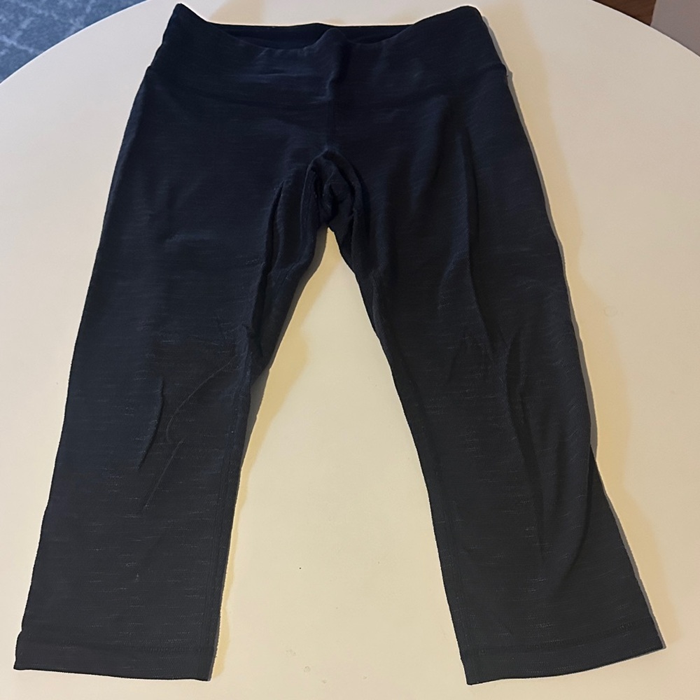 Lululemon Black and gray crop Leggings